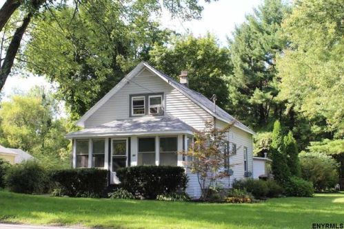 100 Voorheesville Ave, Reidsville, NY 12186-9331