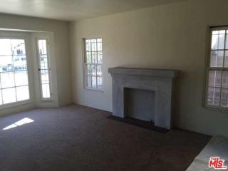 2410 6th Ave, Los Angeles CA  90018-1856 exterior
