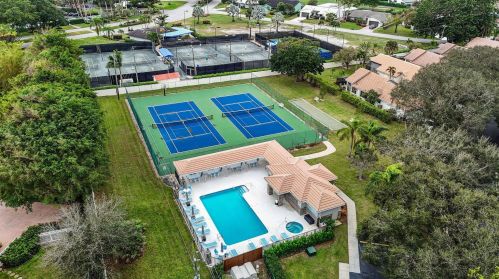 4315 Lakewood Dr, Delray Beach FL  33445-9004 exterior