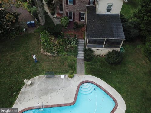 233 Union St, Kennett Sq PA  19348-3330 exterior