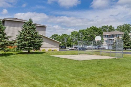 1900 Aspen Dr, Hudson WI  54016-9235 exterior