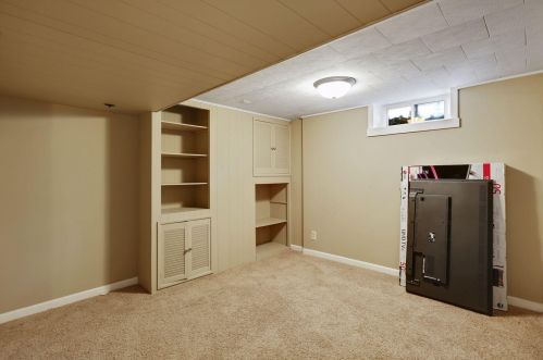 319 Clarence St, Saint Paul MN 55106-6521 exterior