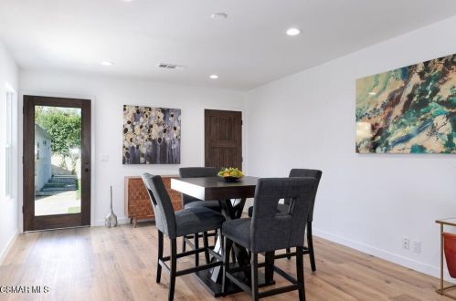 14363 Collins St, Van Nuys CA 91316-1030 exterior