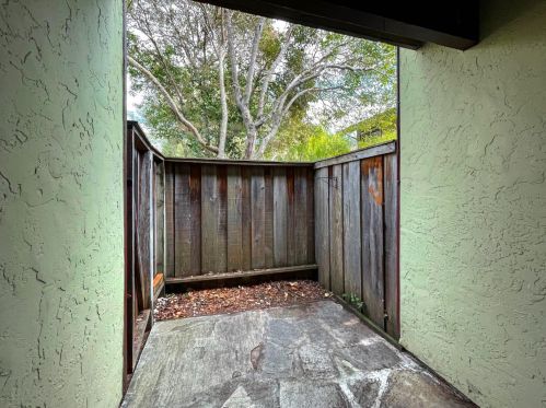 1165 Oddstad Blvd, Pacifica CA  94044-4446 exterior