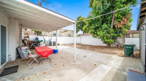 10800 State St, Lynwood CA  90262-1827 exterior