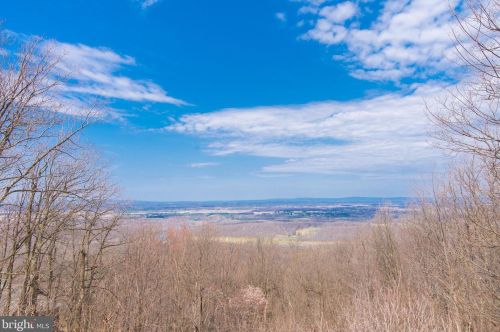 789 Skyline Trl, Harpers Ferry, WV 25425-4873