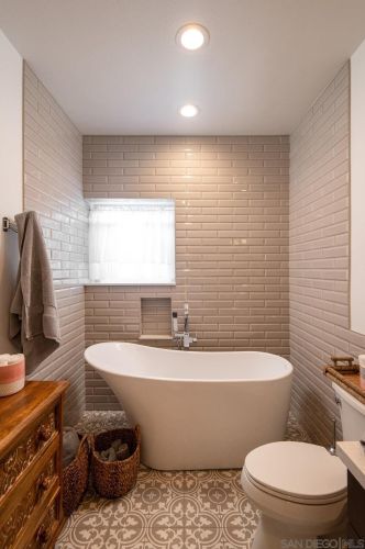 2562 Grandview St, San Diego CA 92110-1031 exterior