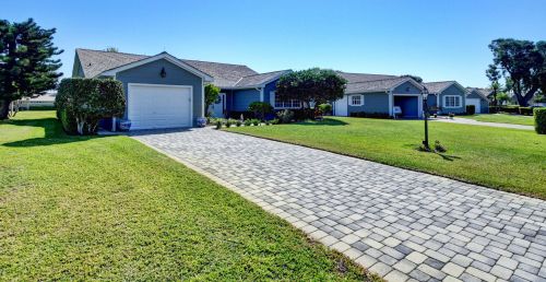 15 Holly Dr, Boynton Beach, FL 33436-5566