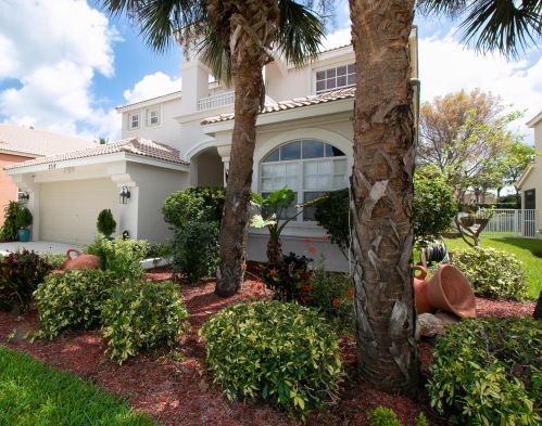 2718 Misty Oaks Cir, West Palm Beach, FL 33411-6810