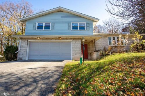 1313 Rohrerstown Rd, Lancaster, PA 17601-2311