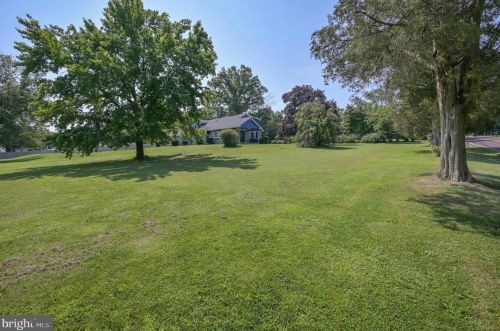 2188 Old Skippack Rd, Harleysville, PA 19438-1368