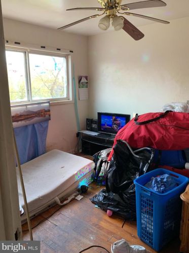 60 Thorn Ln, New Castle DE  19720-2152 exterior