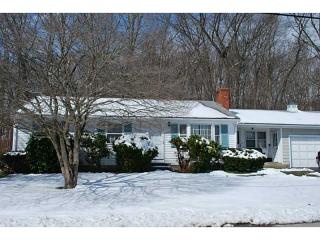 8 Mayflower Dr, Cumberland, RI 02864-2209