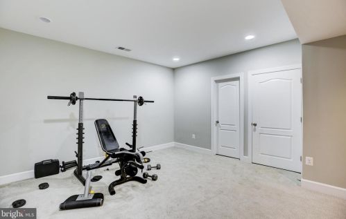 20405 Crimson Pl, Leesburg VA 20175-6362 exterior