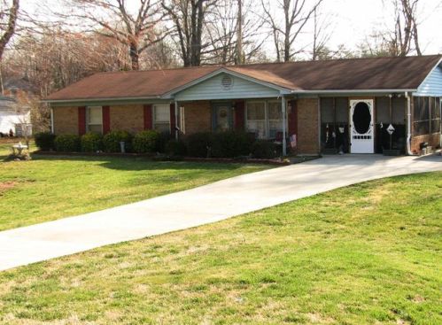 105 Kerner Knolls Dr, Kernersville, NC 27284-8226