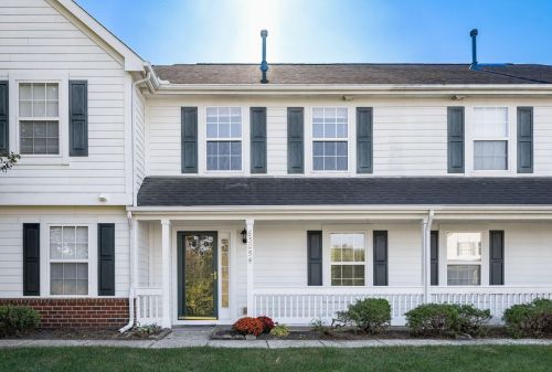 6305 Lakeview Dr, Darbydale, OH 43123-8317