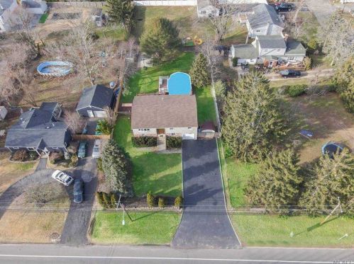 782 Connetquot Ave, Islip Terrace, NY 11752-1803