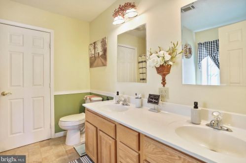 52 Oak Crest Dr, Richmond National Battlefiel VA  22835-1579 exterior