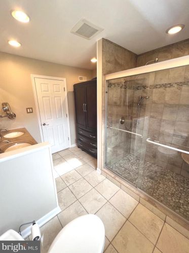 337 Hanby Cir, Boothwyn PA  19061-2319 exterior