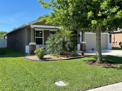 4997 Grassy Knoll Dr, Tavares, FL 32778-6216