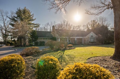 112 Ryder Ave, Huntington Station, NY 11746-6125