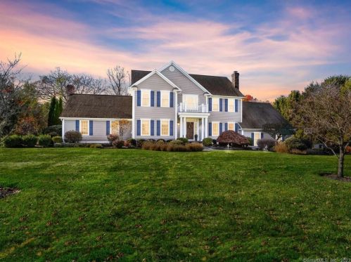 17 Roseview Ct, Bridgeport CT  06611-2078 exterior