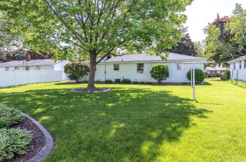 828 Bader St, Green Bay, WI 54302-3816