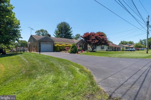 869 Central Ave, Southampton, PA 18966-4203