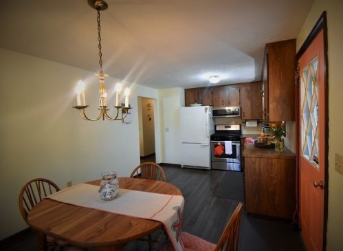 144 Woodbine Ave, Hanson MA  02341-2063 exterior