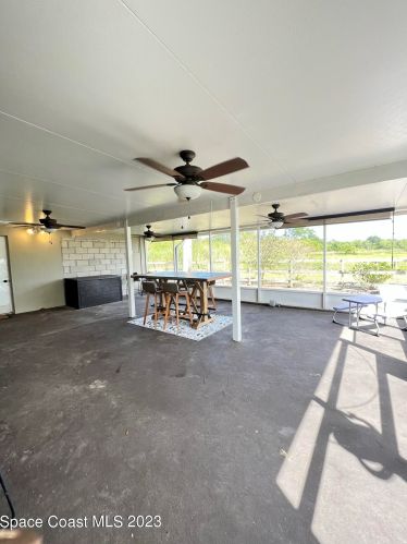 6900 84th Ave, Vero Beach FL  32967-4000 exterior
