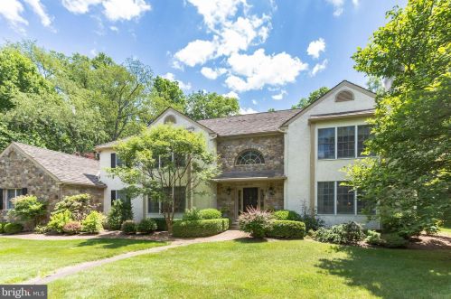 131 Knoxlyn Farm Dr, Kennett Sq, PA 19348-2738