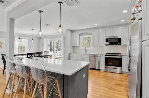 8 Rock Rimmon Dr, Stamford, CT 06903-2826