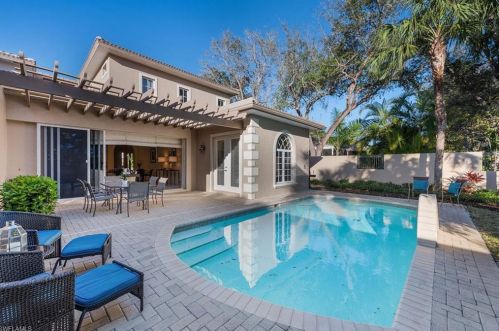 4852 Boulevard Ct, Naples, FL 34103-3048