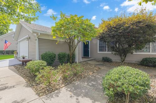 24 Golfwood Dr, Hermitage, PA 16148-3954