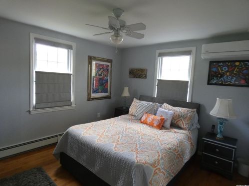 144 Old Country Rd, Huntington Station NY  11747-1814 exterior