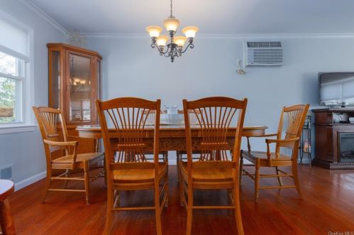 139 Hilburn Rd, Scarsdale NY  10583-6117 exterior