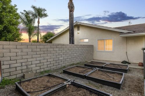 425 Winston Way, Upland CA  91786-2323 exterior