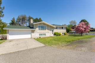 3017 Pearl St, Pasco, WA 99301-3820