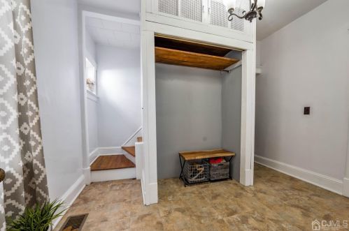 25 Hanson Ave, Perth Amboy NJ  08863-1730 exterior