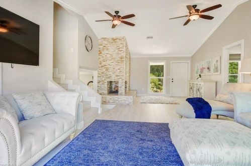 5725 Napa Woods Way, Naples, FL 34116-3942