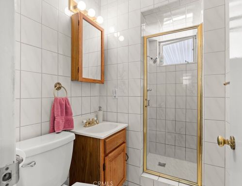 6708 Daneland St, Lakewood CA  90713-2101 exterior