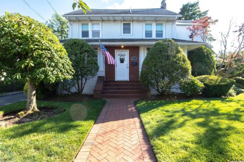 7 Highland Ave, East Rockaway, NY 11518-1337