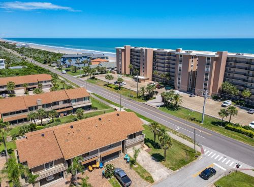20 Sea Haven Dr, Daytona Beach, FL 32127-6948