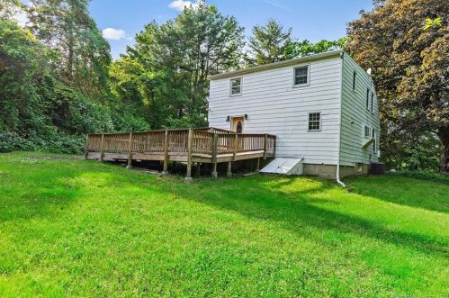 77 Roosevelt Avenue Ext, Norwich, CT 06365-8026