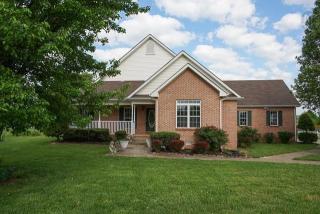 750 Mcclain Dr, Clarksville, TN 37040-5697
