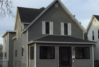 1521 Farnam St, La Crosse, WI 54601-5762