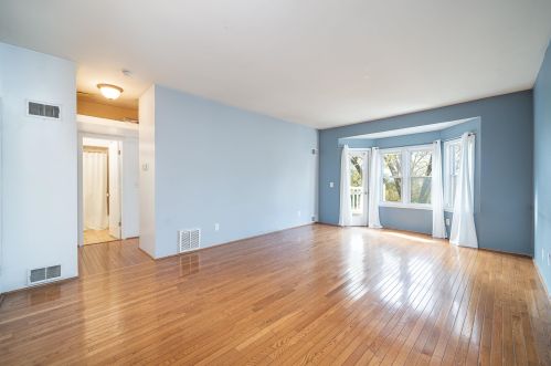 4521 Smith Ave, North Bergen, NJ 07047-2745