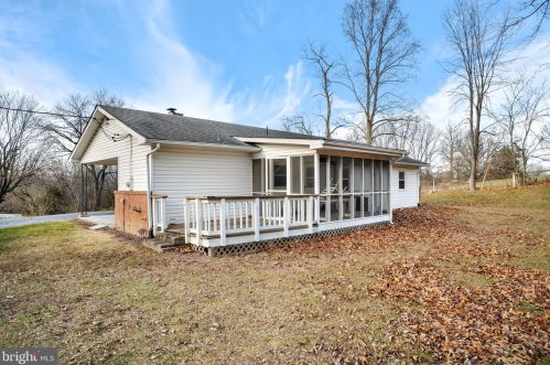 288 Cave Spring Ln, Edinburg VA  22824-3404 exterior