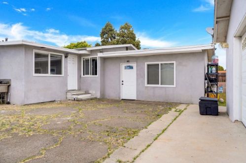 1061 18th St, San Diego CA 92154-1901 exterior