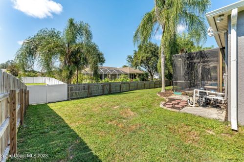 816 Brookstone Dr, Merritt Island FL  32952-4141 exterior